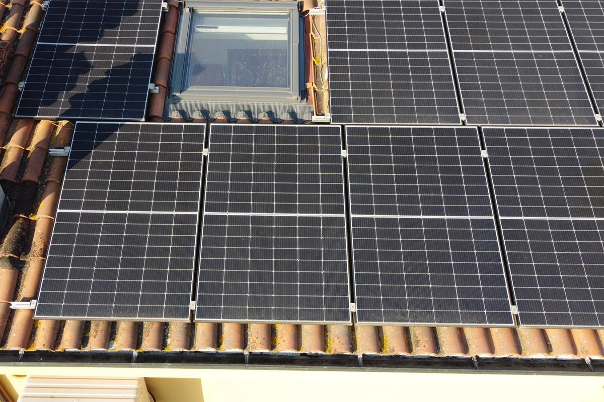 installazione-pannelli-fotovoltaici-case-indipendenti-a-bologna